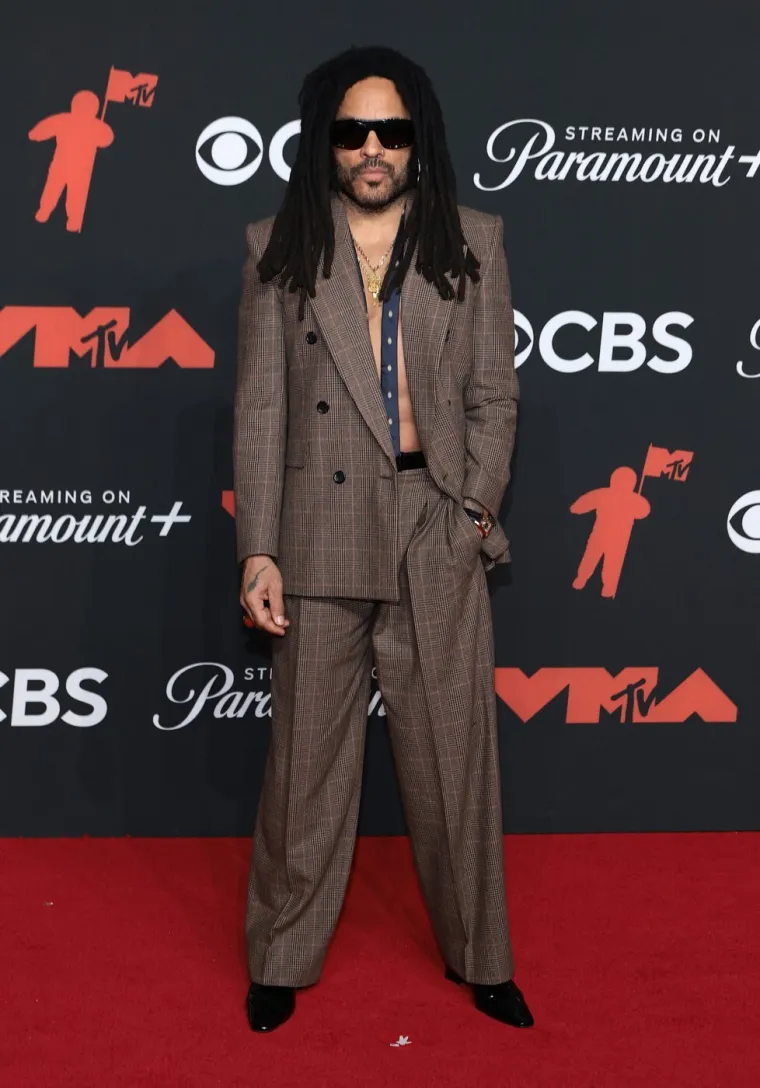 Sinoćnji 'VMAs' bili su nezaboravni: Neki se presvukli četiri puta, a drugi šokirali odjevenim