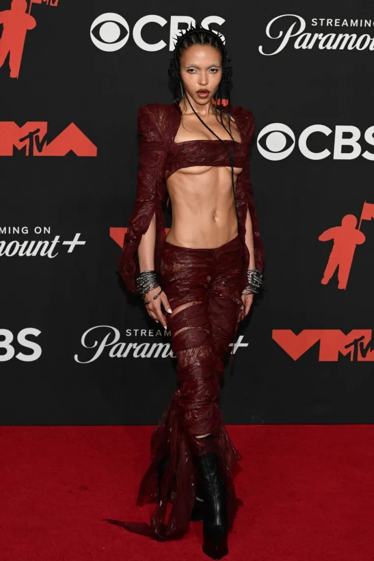 Sinoćnji 'VMAs' bili su nezaboravni: Neki se presvukli četiri puta, a drugi &scaron;okirali odjevenim