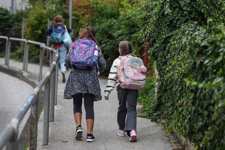 Posljednje poziranje za mame i spremni su: Pogledajte kako diljem zemlje izgleda prvi dan &scaron;kole