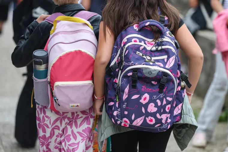 Posljednje poziranje za mame i spremni su: Pogledajte kako diljem zemlje izgleda prvi dan &scaron;kole