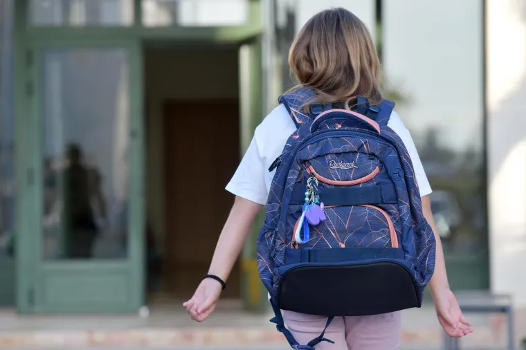 Posljednje poziranje za mame i spremni su: Pogledajte kako diljem zemlje izgleda prvi dan &scaron;kole