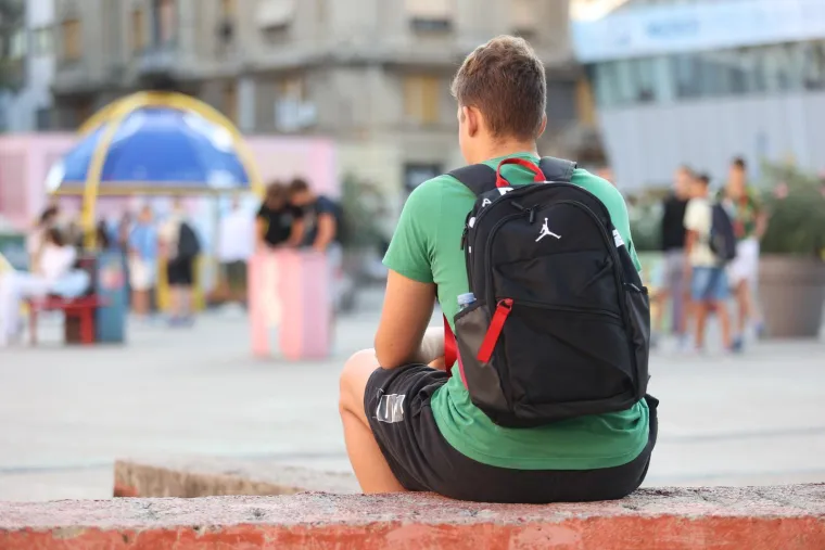 Posljednje poziranje za mame i spremni su: Pogledajte kako diljem zemlje izgleda prvi dan škole
