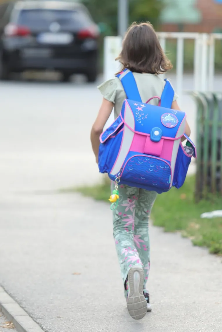 Posljednje poziranje za mame i spremni su: Pogledajte kako diljem zemlje izgleda prvi dan škole