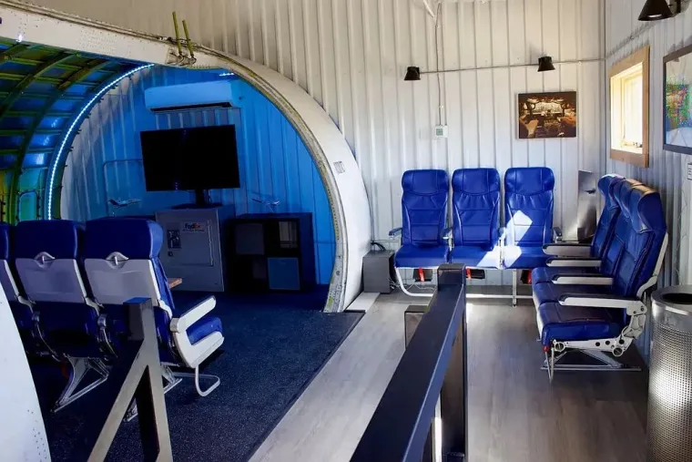 Vjerujemo da je ovo dom iz snova svakom pilotu: Boeing u sobi, čaroban luksuz, a cijena paprena