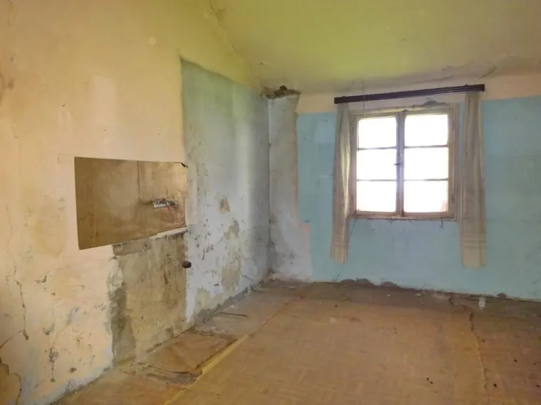 Od derutnih suterena do demoliranih poslovnih prostora: Pogledajte &scaron;to država prodaje za 'bagatelu'