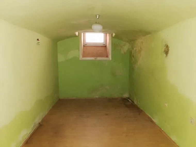 Od derutnih suterena do demoliranih poslovnih prostora: Pogledajte &scaron;to država prodaje za 'bagatelu'