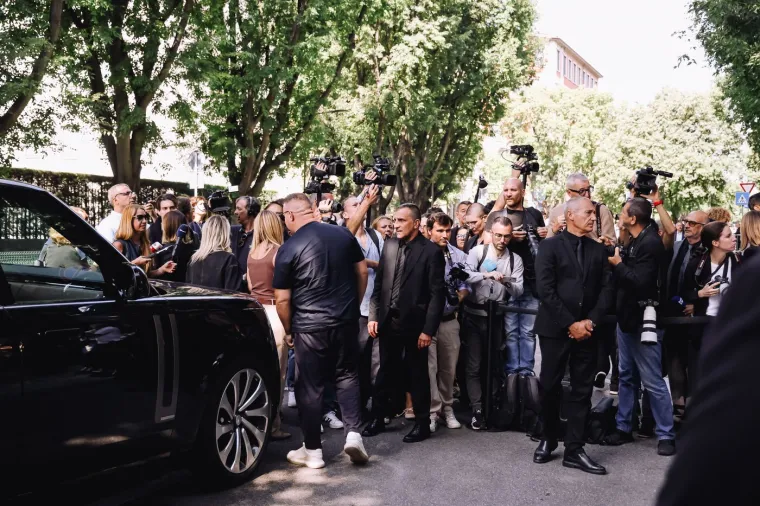 Od glumaca do političara: Pogledajte tko se sve došao oprostiti od Giorgija Armanija