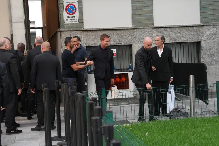 Od glumaca do političara: Pogledajte tko se sve do&scaron;ao oprostiti od Giorgija Armanija