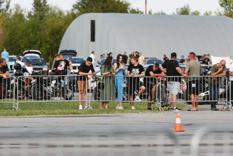 Od pogleda na brutalne spojlere padaju vilice, a jedna dama pažnju je uspjela usmjeriti na sebe