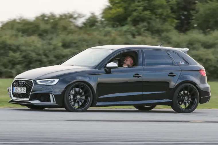 Od pogleda na brutalne spojlere padaju vilice, a jedna dama pažnju je uspjela usmjeriti na sebe