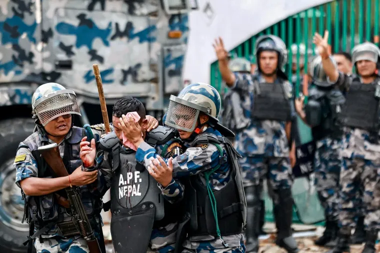 Stravične scene s prosvjeda! Poginulo najmanje 19 ljudi, 50 ozlijeđenih: 'Ispalili su metke'
