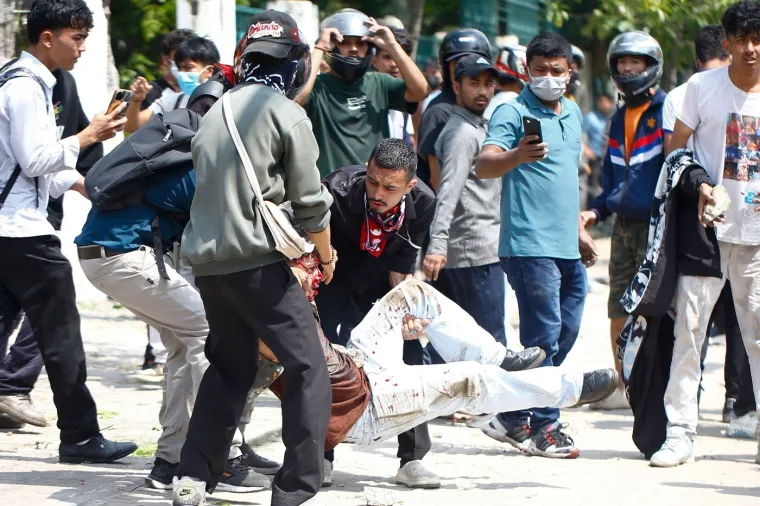 Stravične scene s prosvjeda! Poginulo najmanje 19 ljudi, 50 ozlijeđenih: 'Ispalili su metke'