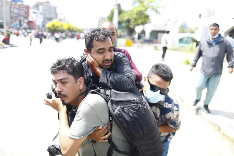 Stravične scene s prosvjeda! Poginulo najmanje 19 ljudi, 50 ozlijeđenih: 'Ispalili su metke'