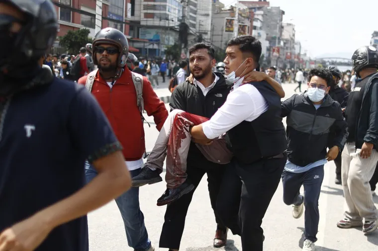Stravične scene s prosvjeda! Poginulo najmanje 19 ljudi, 50 ozlijeđenih: 'Ispalili su metke'