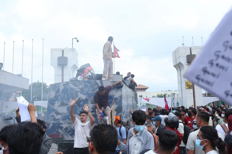 Stravične scene s prosvjeda! Poginulo najmanje 19 ljudi, 50 ozlijeđenih: 'Ispalili su metke'