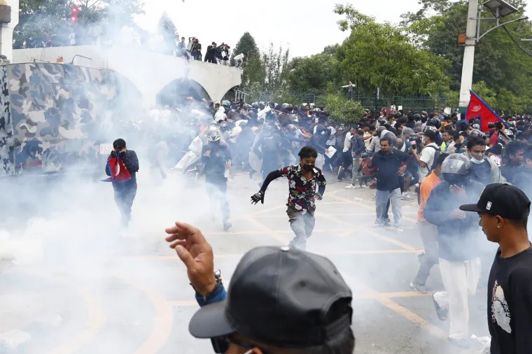 Stravične scene s prosvjeda! Poginulo najmanje 19 ljudi, 50 ozlijeđenih: 'Ispalili su metke'