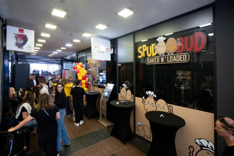 Pogledajte ludnicu u centru Zagreba: Popularni Spud Bud otvorio je svoja vrata