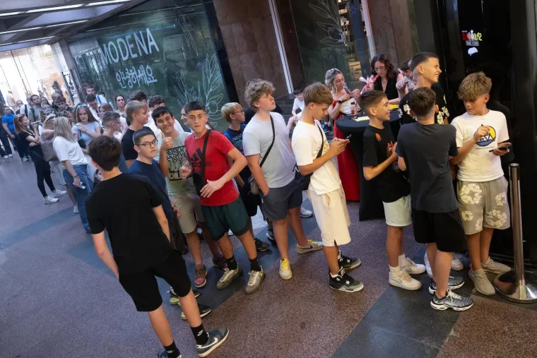 Pogledajte ludnicu u centru Zagreba: Popularni Spud Bud otvorio je svoja vrata