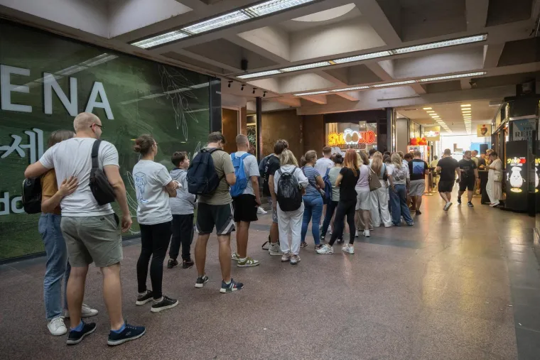 Pogledajte ludnicu u centru Zagreba: Popularni Spud Bud otvorio je svoja vrata