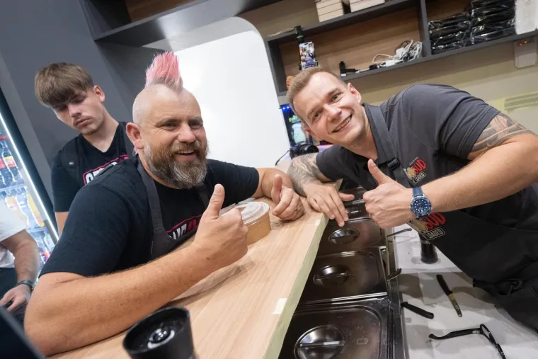 Pogledajte ludnicu u centru Zagreba: Popularni Spud Bud otvorio je svoja vrata