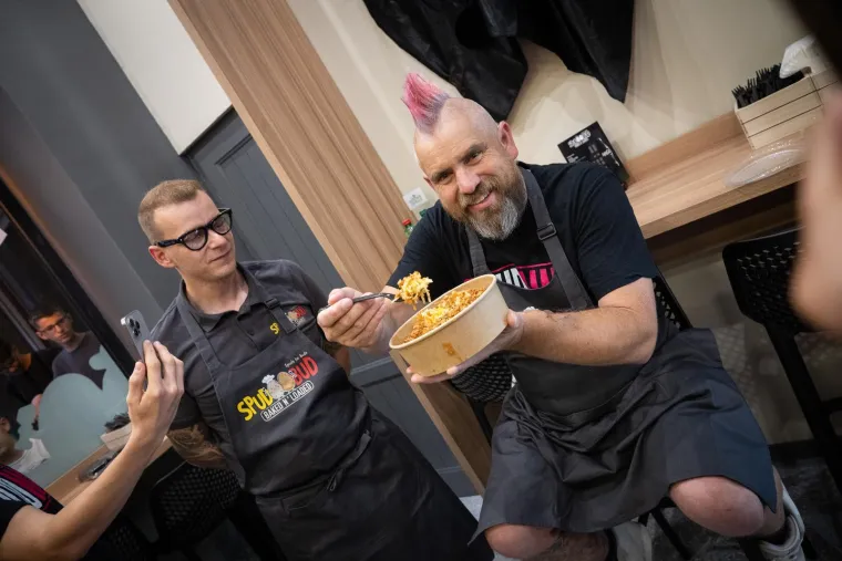 Pogledajte ludnicu u centru Zagreba: Popularni Spud Bud otvorio je svoja vrata