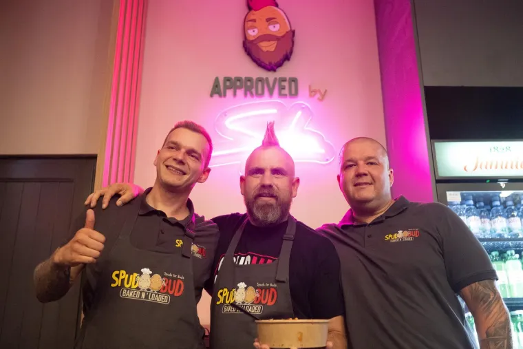 Pogledajte ludnicu u centru Zagreba: Popularni Spud Bud otvorio je svoja vrata