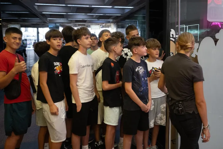 Pogledajte ludnicu u centru Zagreba: Popularni Spud Bud otvorio je svoja vrata