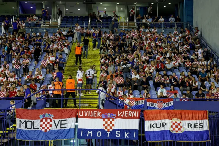 Maksimir 'gori': Pazite u čijem je dru&scaron;tvu predsjednik Milanović gledao utakmicu Hrvatske i Crne Gore