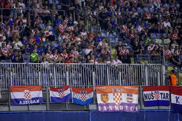 Maksimir 'gori': Pazite u čijem je dru&scaron;tvu predsjednik Milanović gledao utakmicu Hrvatske i Crne Gore