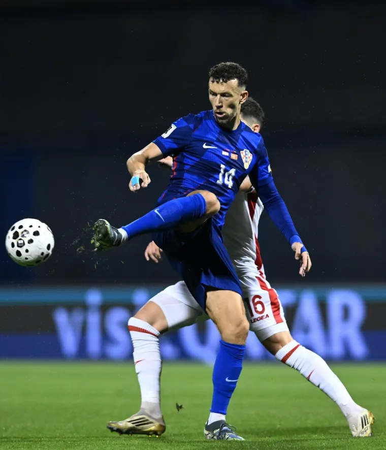 Maksimir 'gori': Pazite u čijem je dru&scaron;tvu predsjednik Milanović gledao utakmicu Hrvatske i Crne Gore