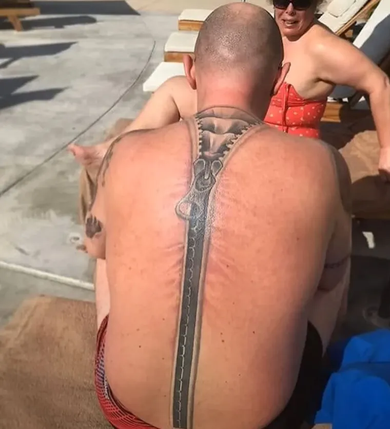 Ove tetovaže izgledaju kao &scaron;ala: Nevjerojatno &scaron;to sve ljudi trajno nose na svojoj koži