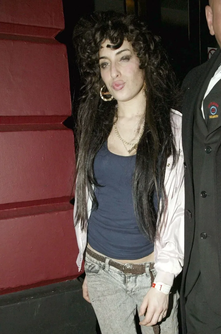 Borba s drogom, alkoholom i demonima: Ovo su naj&scaron;okantnija izdanja legendarne Amy Winehouse