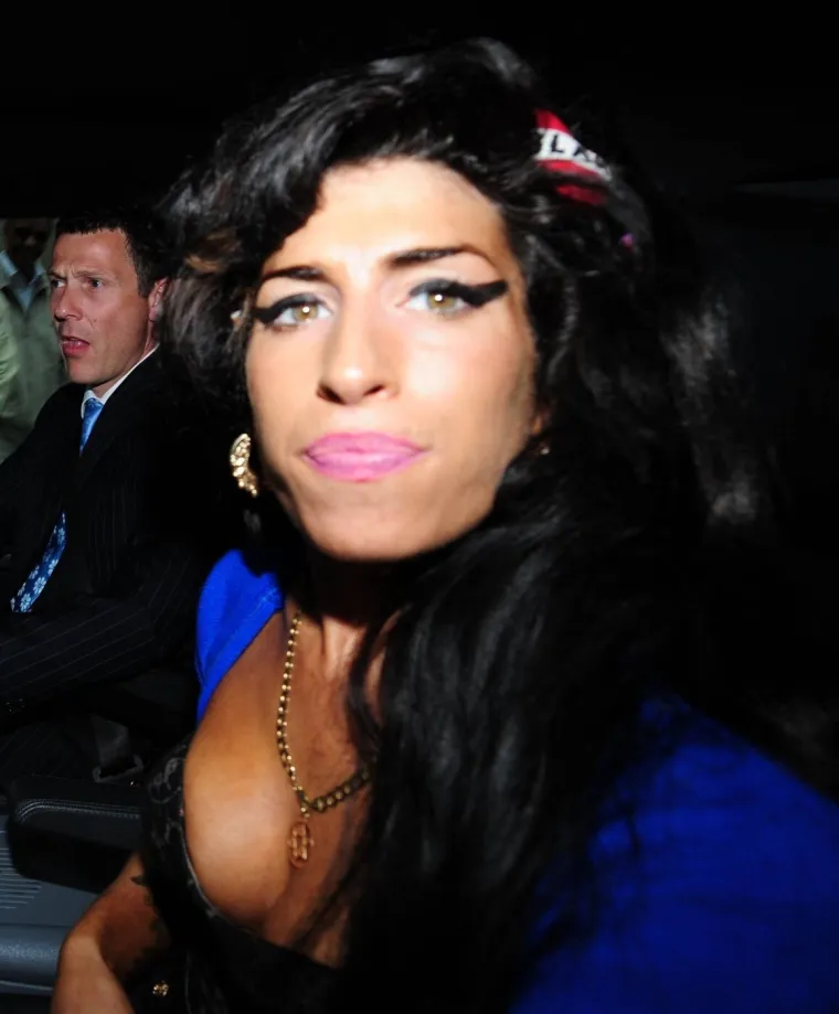 Borba s drogom, alkoholom i demonima: Ovo su naj&scaron;okantnija izdanja legendarne Amy Winehouse