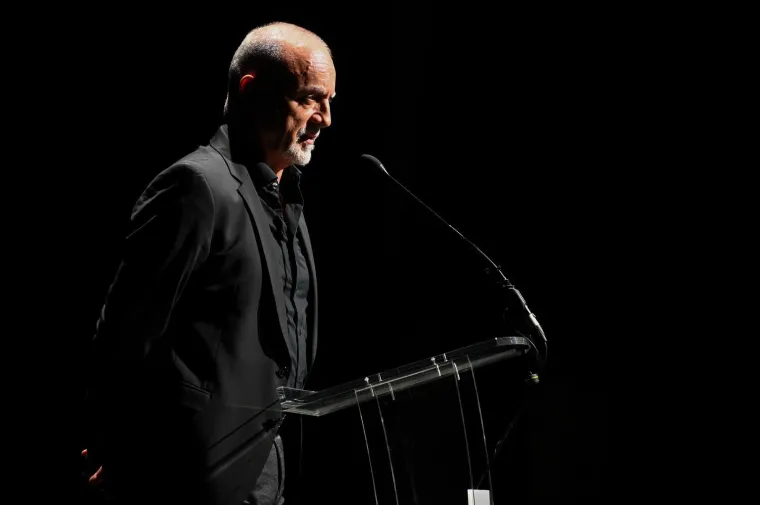 Tužni prizori okupljenih: Brojni kolege i prijatelji oprostili se od voljene Gabi Novak