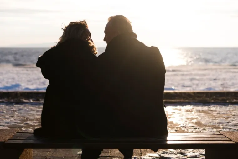 Neke fraze imaju negativne učinke na one koji tuguju: Zamijenite ovih 11 izraza utjehe prikladnijima