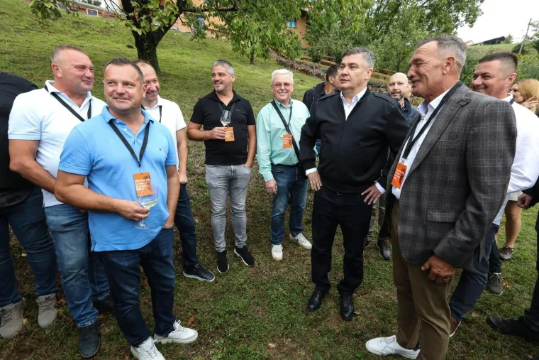 Pogledajte Milanovića u berbi grožđa na Ple&scaron;ivici: Ako ikad napusti politiku...