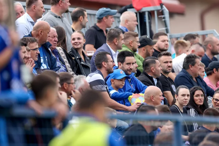 Jedna duša, dva Dinama! Zagrepčani slavili, a pogledajte kako ovi kraljevi prate susret