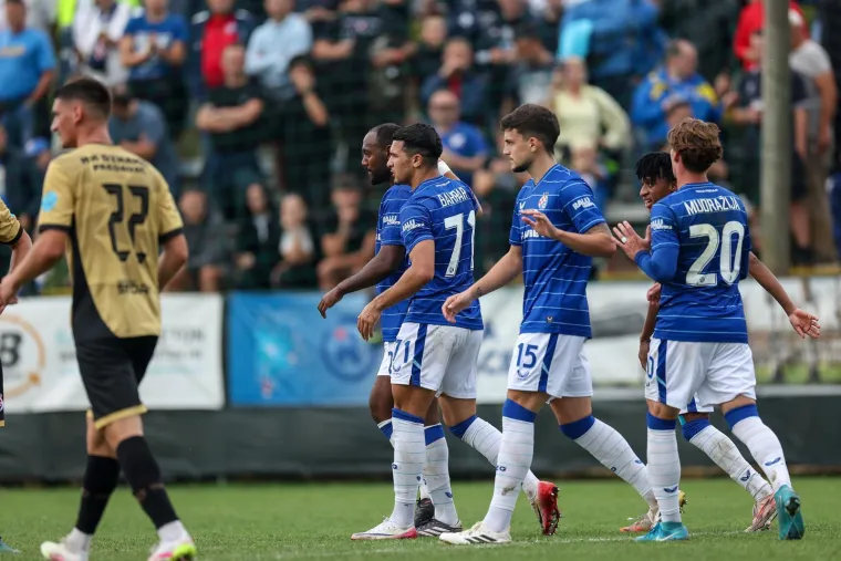 Jedna duša, dva Dinama! Zagrepčani slavili, a pogledajte kako ovi kraljevi prate susret