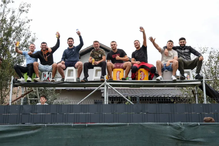 Jedna duša, dva Dinama! Zagrepčani slavili, a pogledajte kako ovi kraljevi prate susret