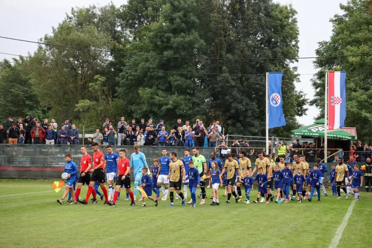 Jedna duša, dva Dinama! Zagrepčani slavili, a pogledajte kako ovi kraljevi prate susret