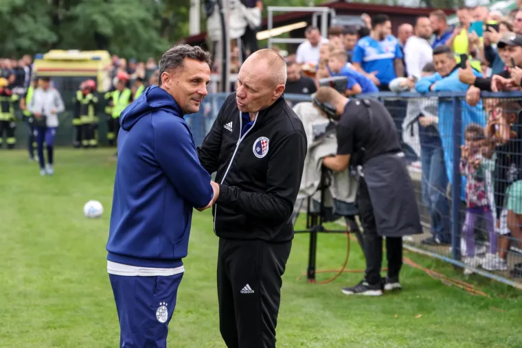 Jedna duša, dva Dinama! Zagrepčani slavili, a pogledajte kako ovi kraljevi prate susret