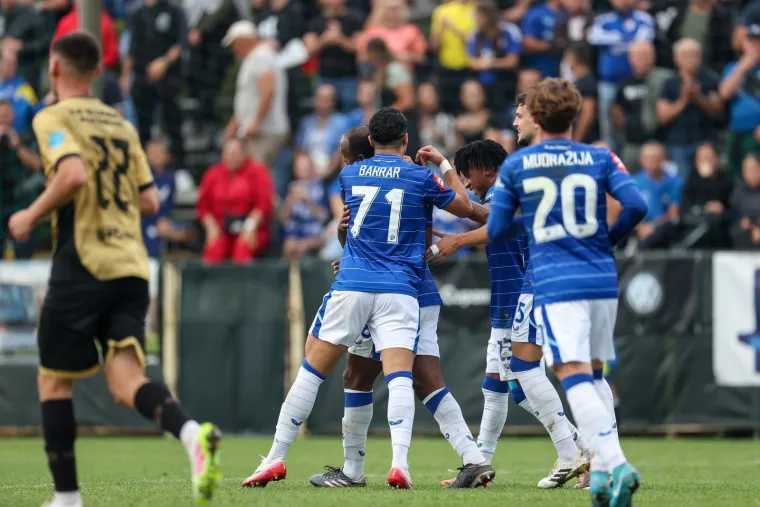 Jedna du&scaron;a, dva Dinama! Zagrepčani slavili, a pogledajte kako ovi kraljevi prate susret