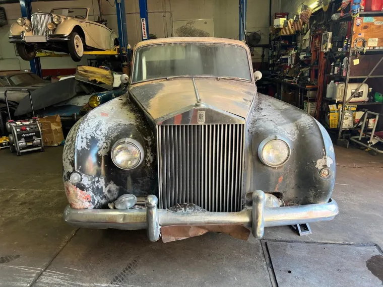 Star 64 godine, zahrđao i uništen: Ovaj auto prodaje se za cijenu od koje će vam se zavrtjeti u glavi