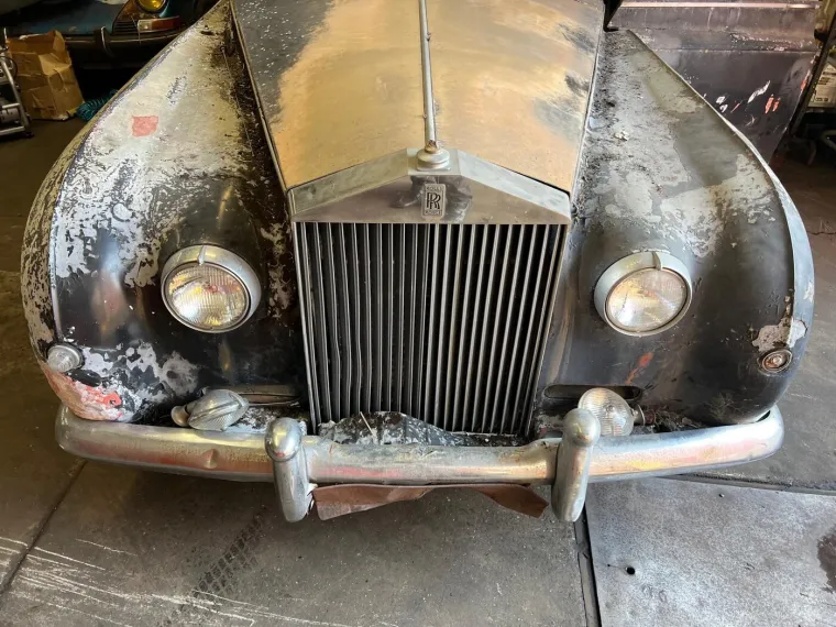 Star 64 godine, zahrđao i uništen: Ovaj auto prodaje se za cijenu od koje će vam se zavrtjeti u glavi