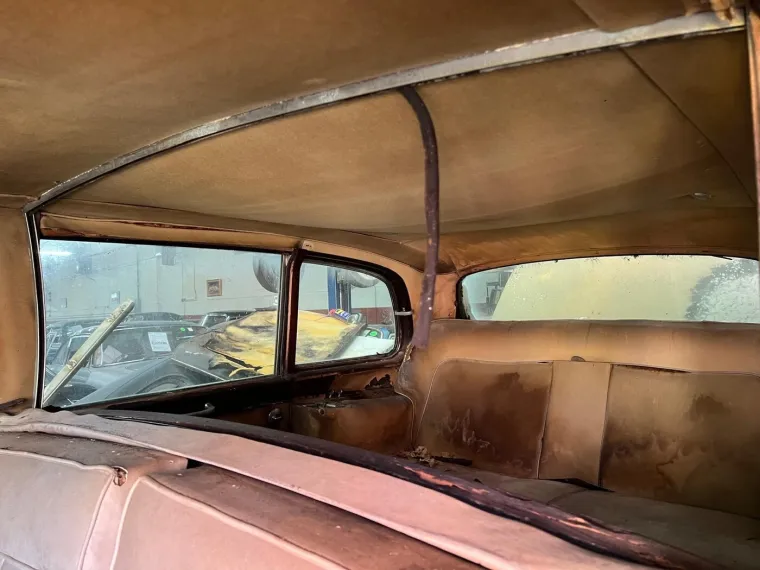 Star 64 godine, zahrđao i uništen: Ovaj auto prodaje se za cijenu od koje će vam se zavrtjeti u glavi