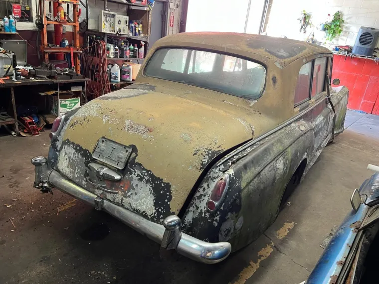 Star 64 godine, zahrđao i uništen: Ovaj auto prodaje se za cijenu od koje će vam se zavrtjeti u glavi
