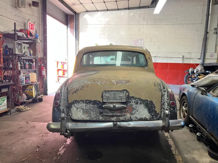 Star 64 godine, zahrđao i uništen: Ovaj auto prodaje se za cijenu od koje će vam se zavrtjeti u glavi