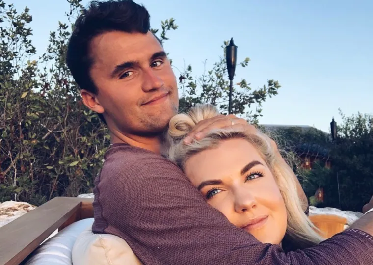 Ovo je supruga ubijenog Charlieja Kirka: Bavila se manekenstvom, a danas živi u vjeri