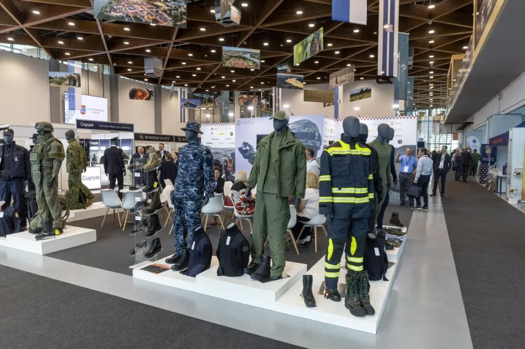 Duge cijevi, pištolji i ogromna bomba: Pogledajte prizore moćnog oružja u Osijeku