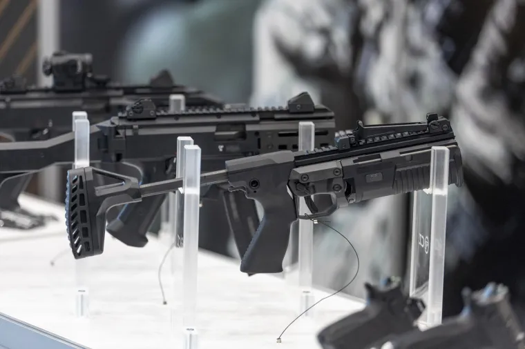 Duge cijevi, pištolji i ogromna bomba: Pogledajte prizore moćnog oružja u Osijeku